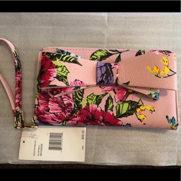 Betsey Johnson Handbags - Large Betsy Johnson wristlet Betsey Johnson Handbags - Large Betsy Johnson wristlet